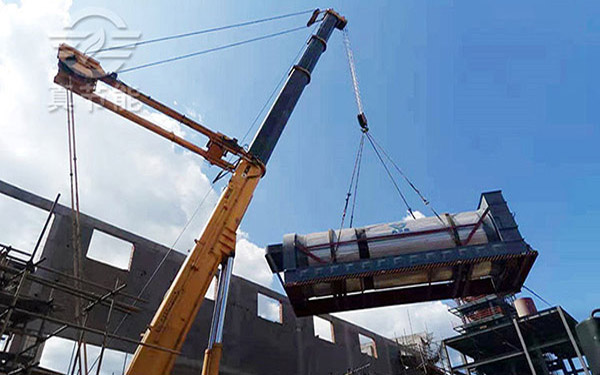 果渣烘干機(jī)吊裝現(xiàn)場 果渣烘干機(jī)吊裝現(xiàn)場